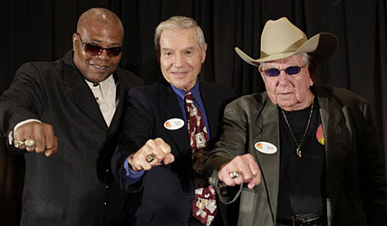 Ron Ross (c) poses with Welterweight Great, Aaron Pryor (l) and FL Boxing Hall of Fame vice-president Sam Cohen after induction ceremony